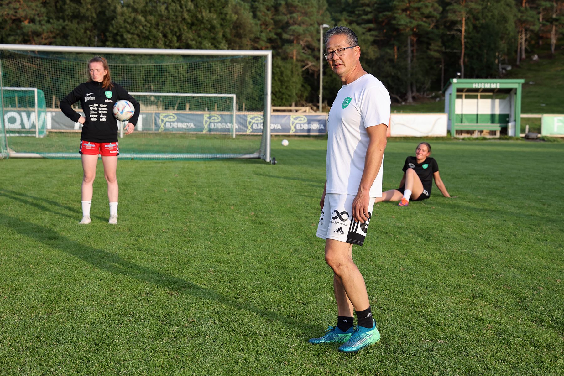 Trener Lars Haagensen mener at med de forsterkninger laget har f&aring;tt, er laget godt rustet til &aring; vinne serien.