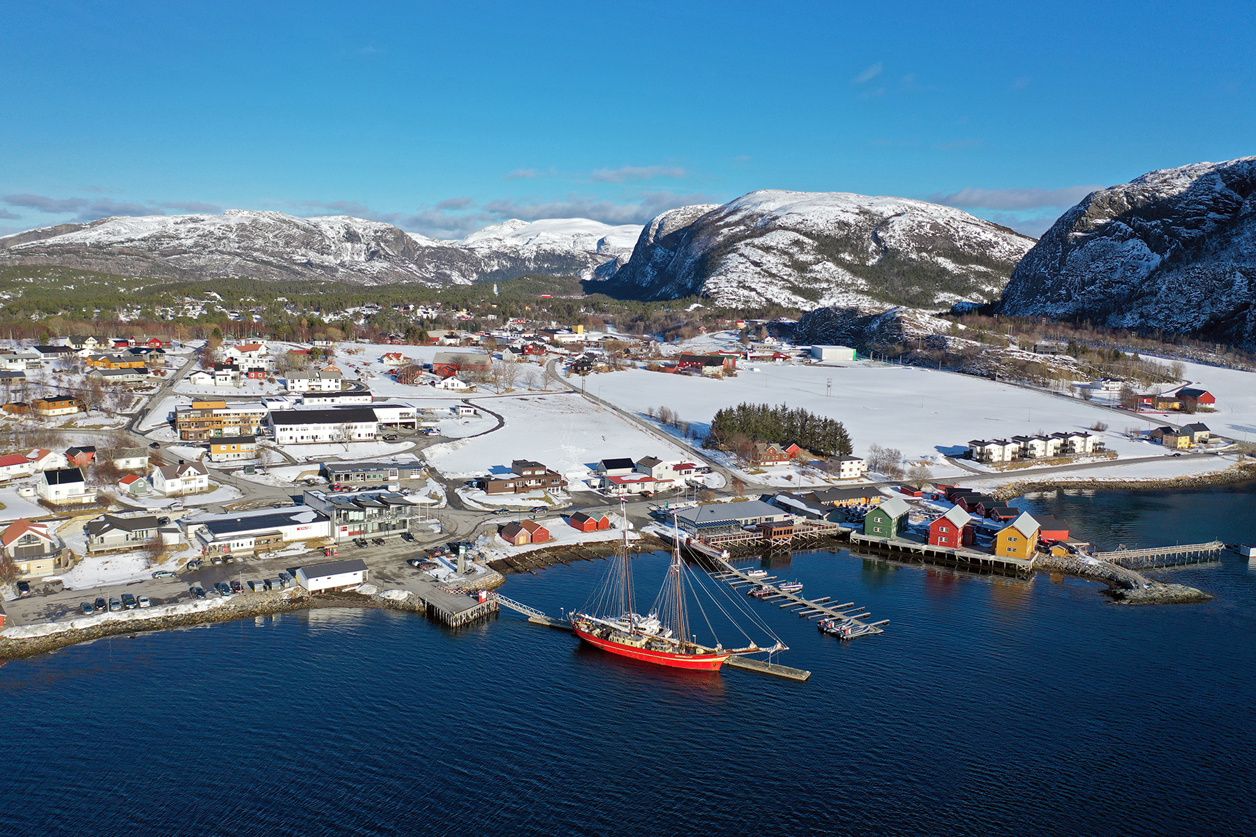 Landskapsarkitektene ser masse muligheter til &aring; gj&oslash;re Lauvsnes sentrum mer attraktiv for b&aring;de fastboende og bes&oslash;kende. (Arkivfoto)