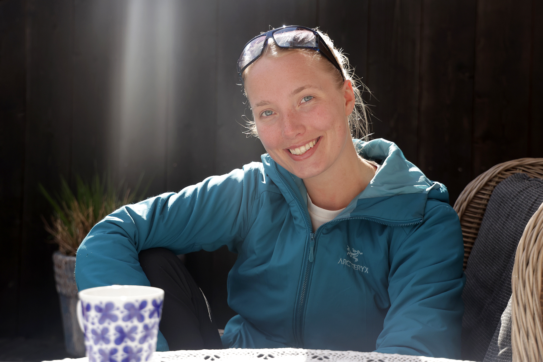 - Jeg er heimkj&aelig;r, sier Maren Emilie, som tilbringer mye tid i barndomsheimen p&aring; Vik. Men hun bor n&aring; i Trondheim med samboer.