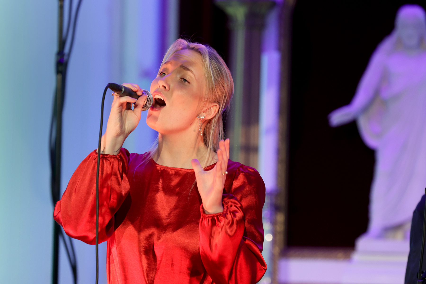 Maren Emilie har i tre &aring;r p&aring; rad holdt julekonsert med venner i Vik kirke. I fjor var den siste, n&aring; vil hun bruke tid p&aring; andre prosjekter. (Arkivbilde)