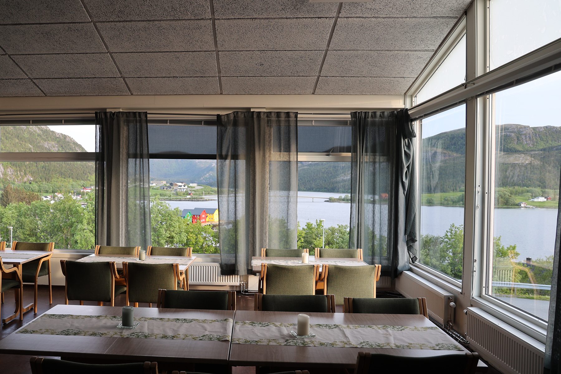 Kafeteriaen på Miljøbygget har flott utsikt, og nå kan dette bli utsikten for dem som vil trene - om planene blir realisert.