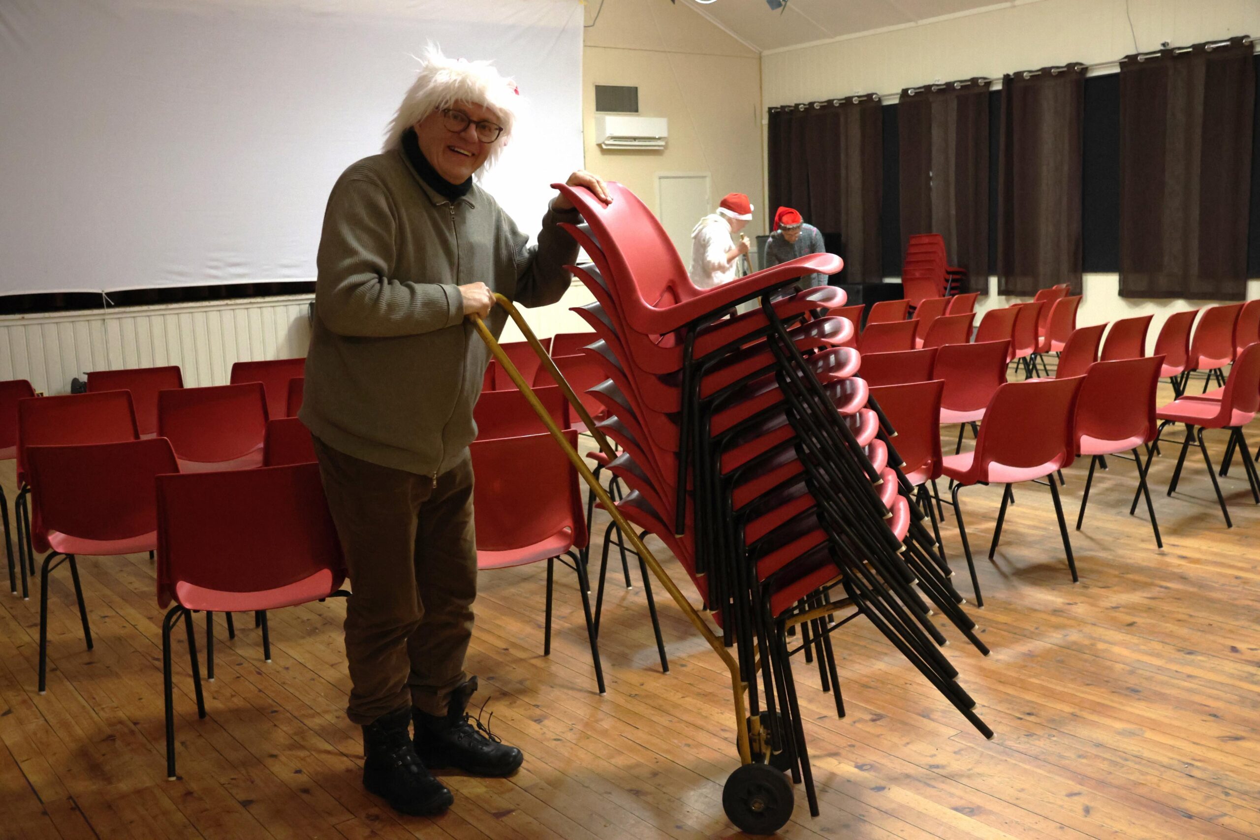 Det m&aring; vere lov &aring; kalle Morten Kristiansen Flatangers "Mr. Film". Han er fast dugnadsbas p&aring; bygdekinoen. 