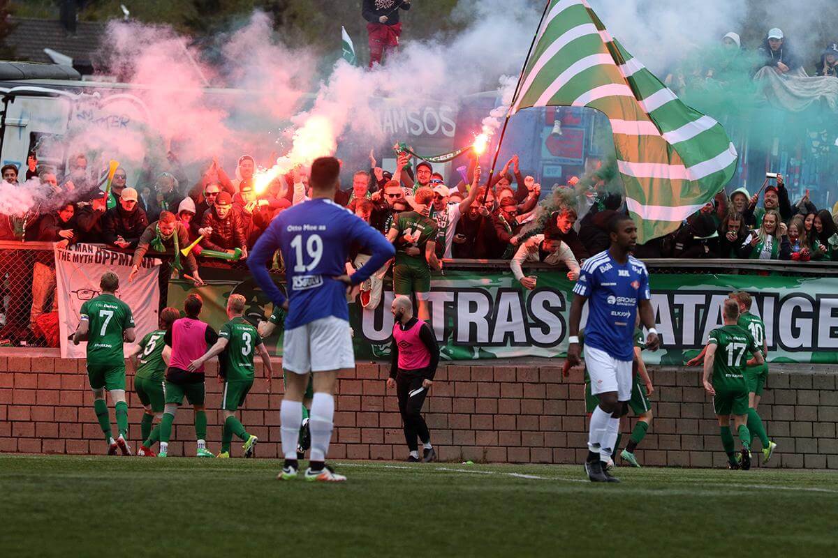 Trofaste Ultras har skapt stemning i elitedivisjon på Flatangers kamper.