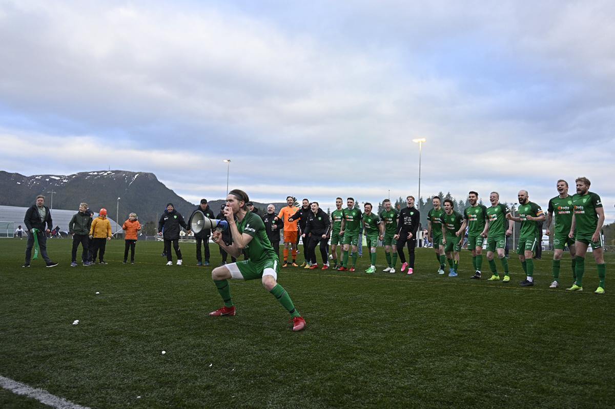 Karl Ivar Dahle Høstland ønsket seg kamp mot Namsos 16. mai, og han og medspillerne klarte å hente heim seieren! (Foto: Kristian Dahle Klocke)