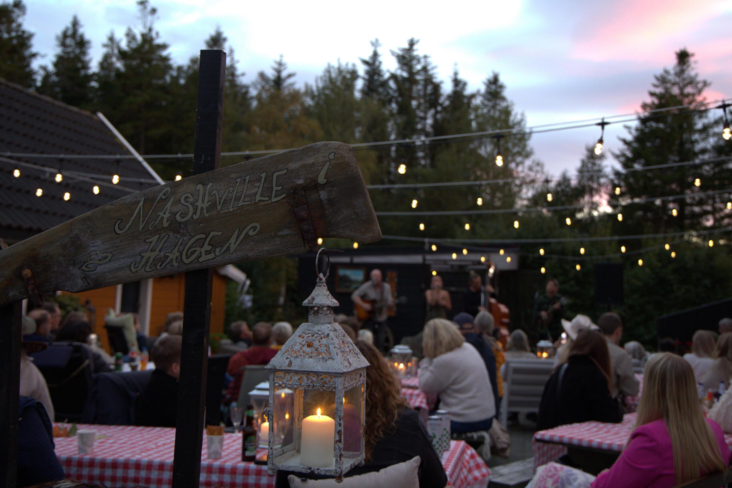 Slike sommerkvelder får du ikke i Nashville! Eller bør man si "Nash-Vik"?