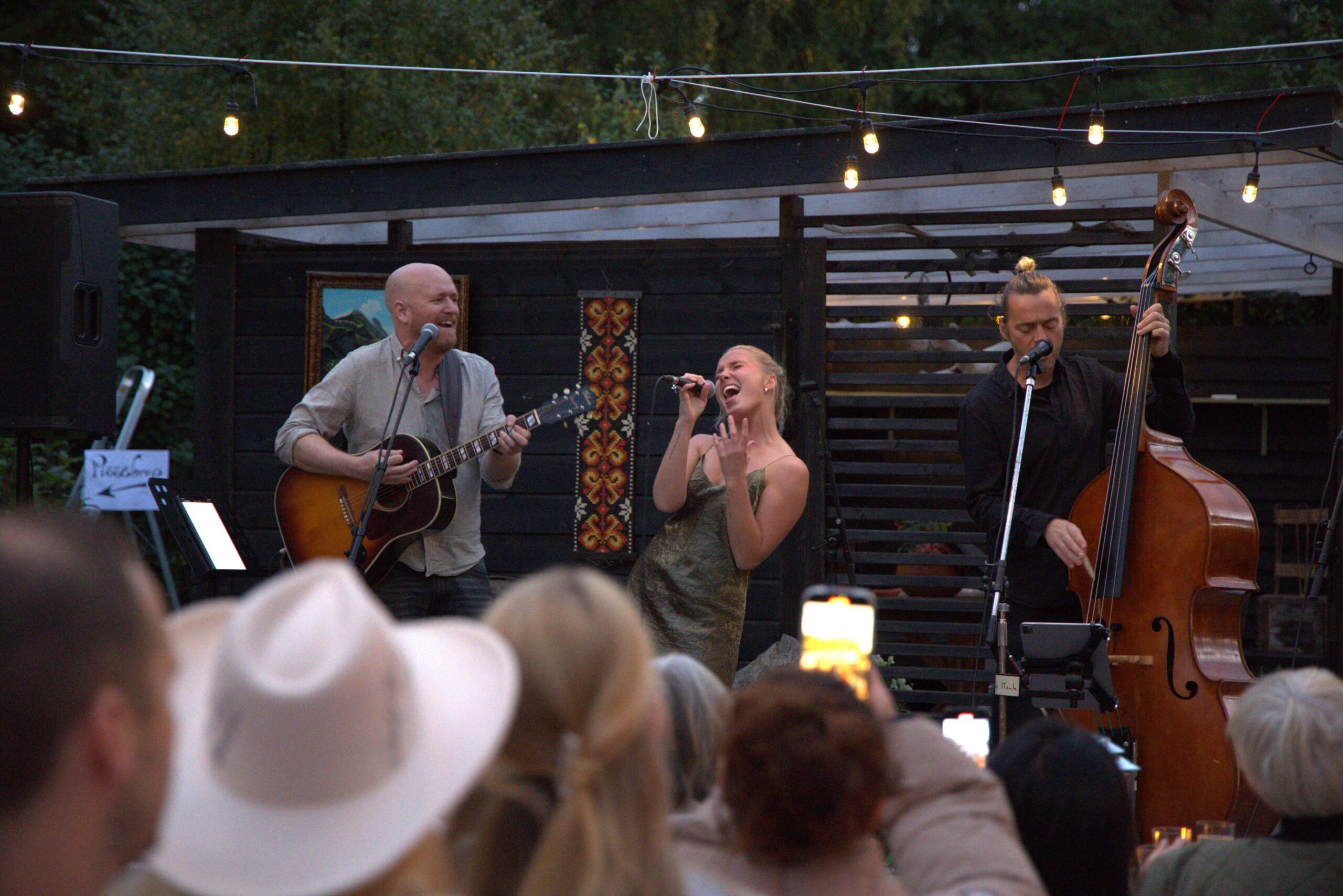 I sommer inviterte Maren til Nashville i hagen. Nå drar hun selv til Nashville. (Foto: Eline Ruud Kristiansen)