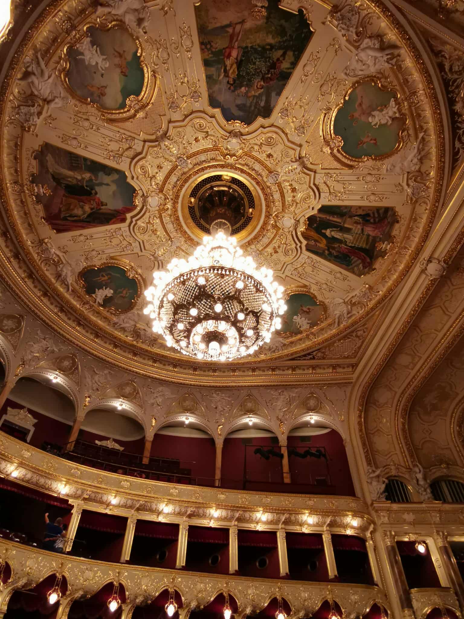 Vakker arkitektur i Odesa Opera og Ballet Teater. Foto: Kristina Jakutiene. 