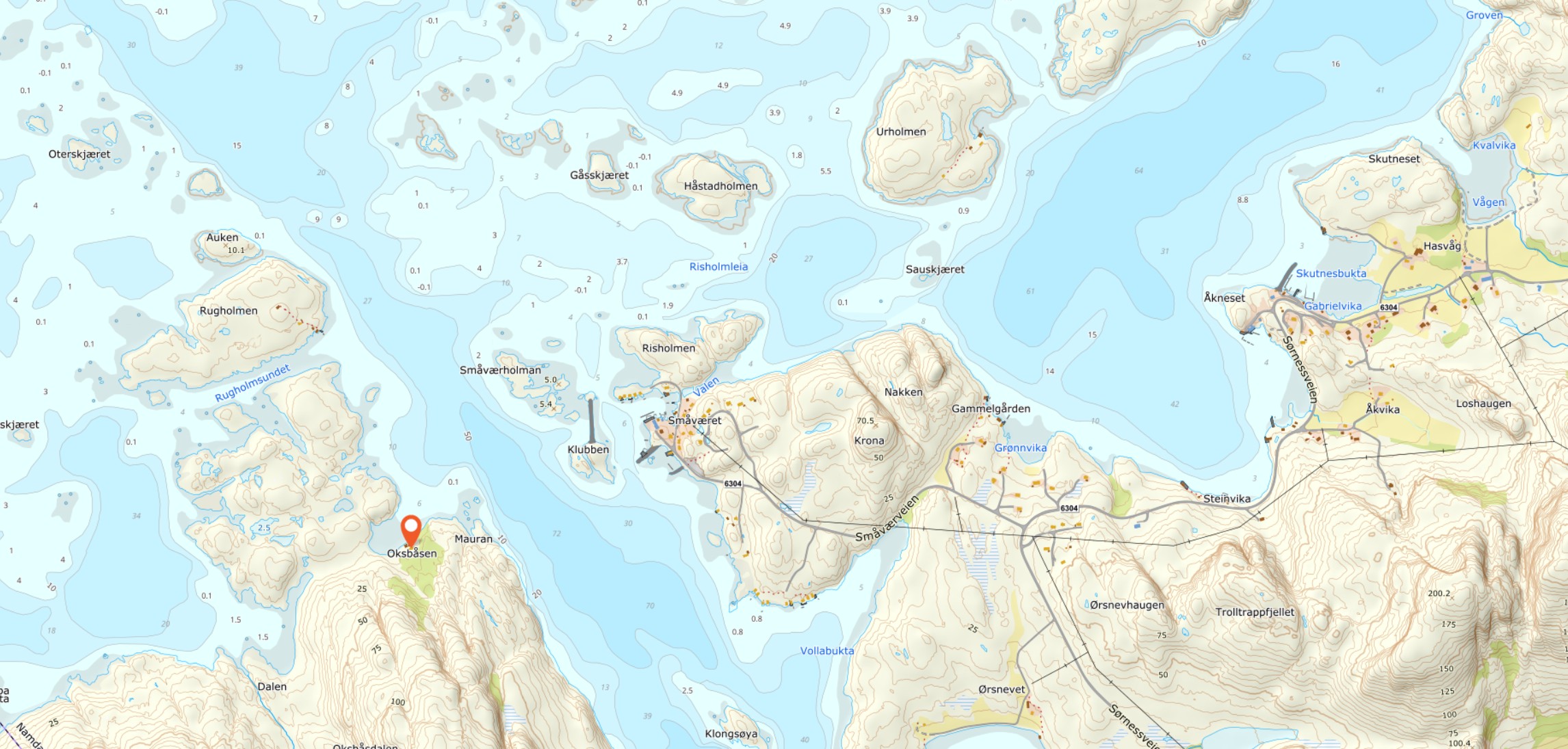 Den illegale radiosenderen og to operat&oslash;rer l&aring; i ei hule ovenfor Oksb&aring;sen, mens Solveig og familien bodde p&aring; Mauran.