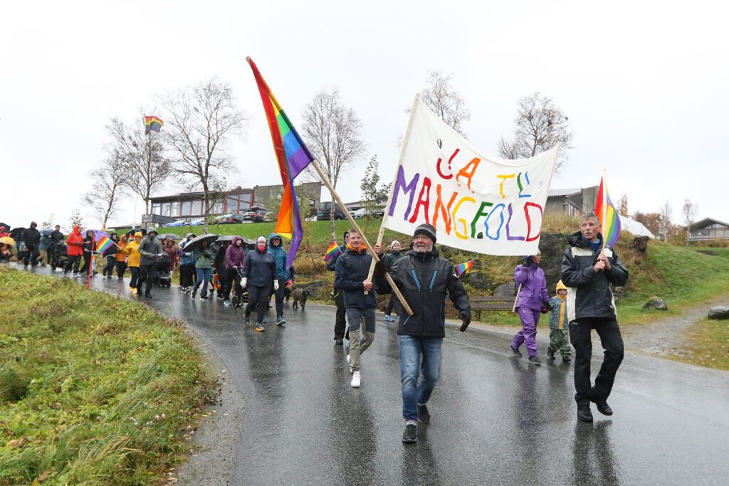 For f&oslash;rste gang var det Pride-parade i Flatanger.
