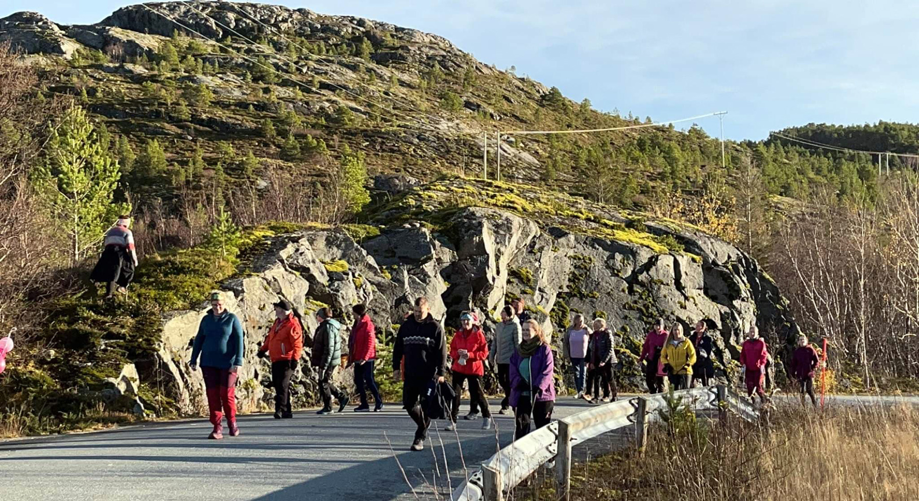Marsjen samlet mye folk i godv&aelig;ret. (Foto: Gry Hanssen)