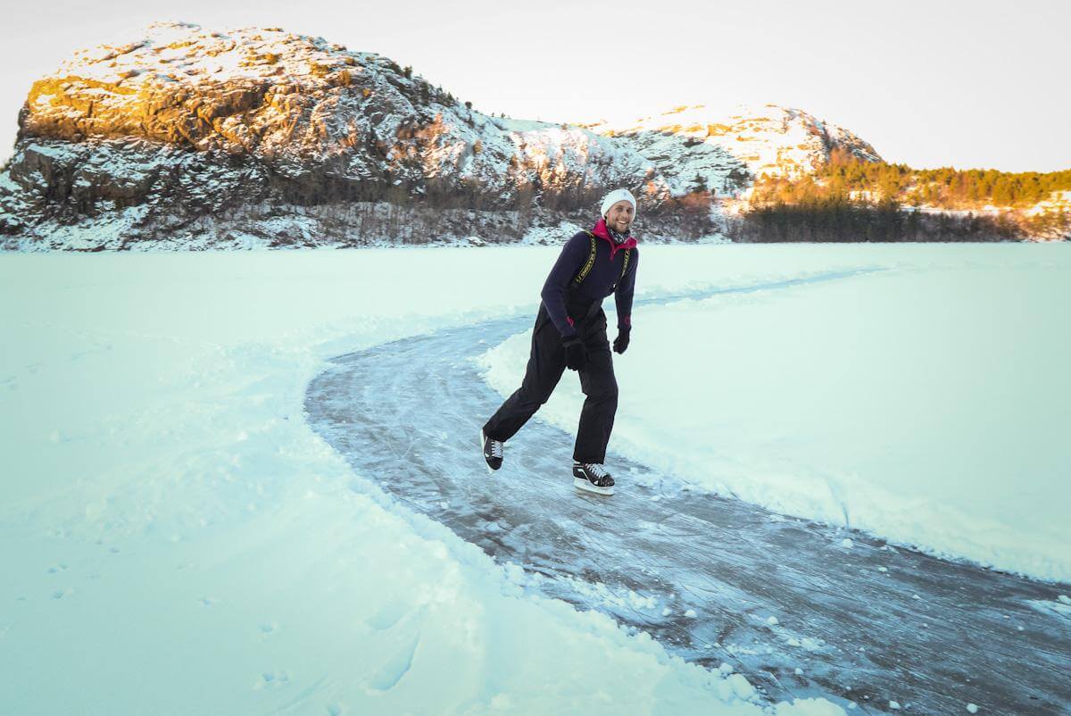 Robin Bang Rasmussen i fint driv i svingen.