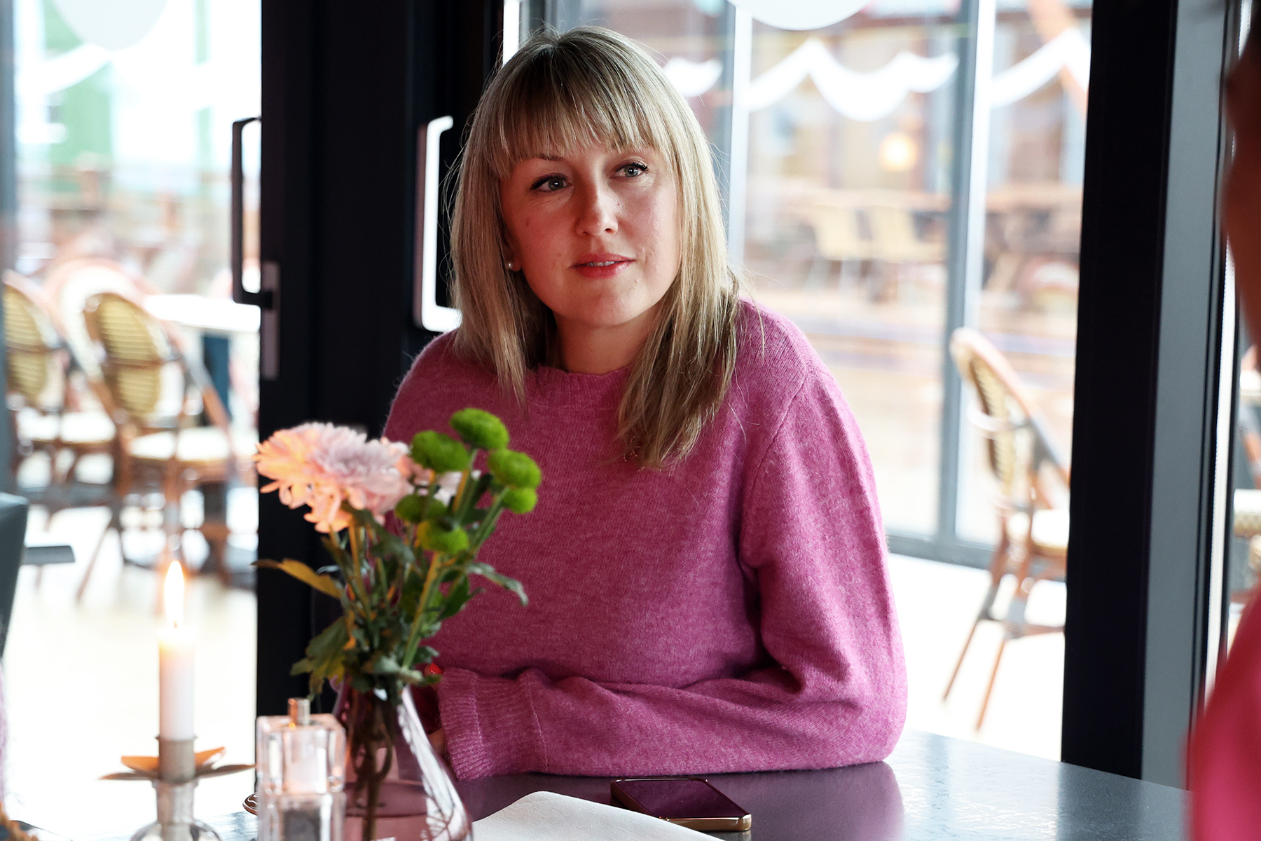 - Det var knallhardt &aring; st&aring; i det, sier Camilla Aakervik om tida da mora ble syk og d&oslash;de.