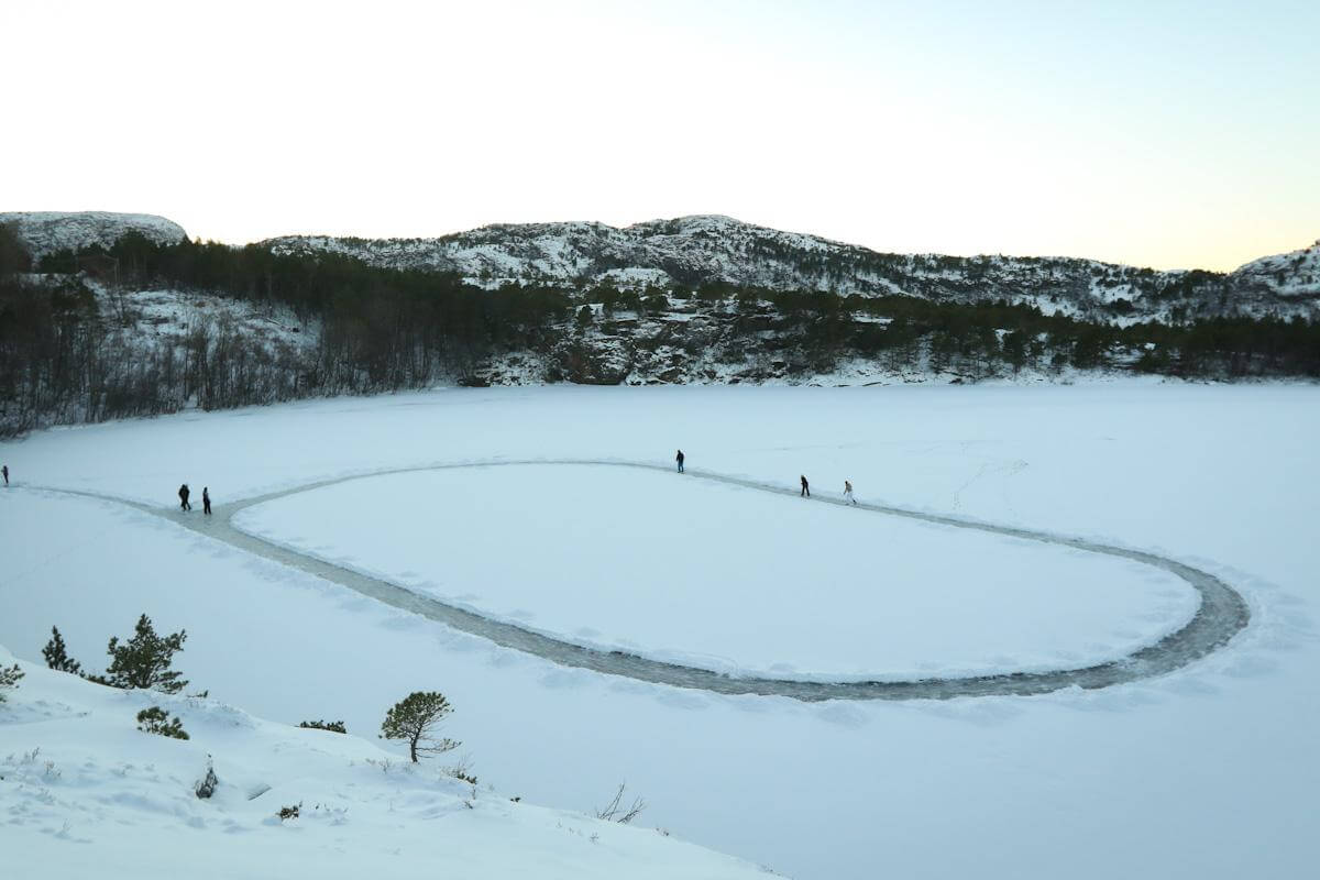 Banen er cirka 200 meter lang og åpen for alle å bruke.