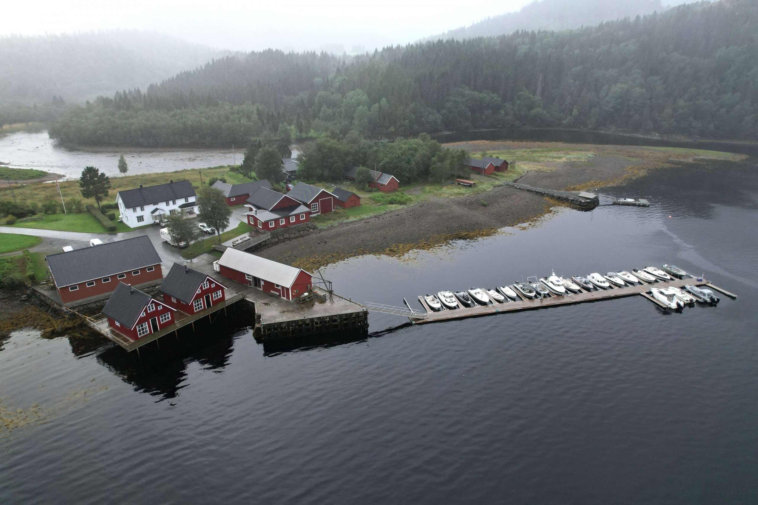 Trine og &Aring;ge Sved leier ut de to rorbuene p&aring; J&oslash;ssund. 