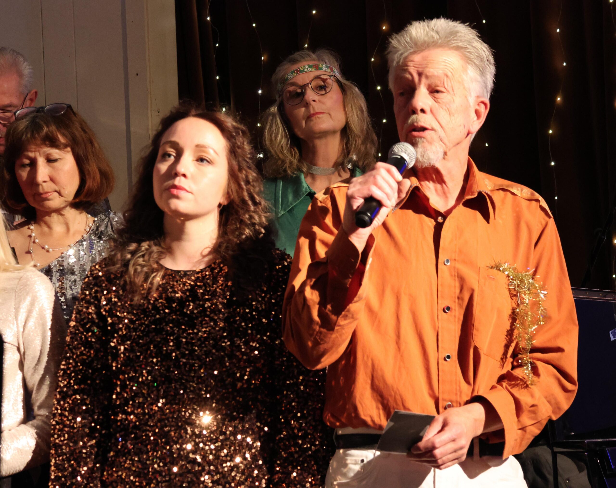 Thea Constanse Eian Lindseth og Torbj&oslash;rn Lindseth var solister i "Our last summer". Bak ser vi Valentyna Murina og Turid Tyholt. 