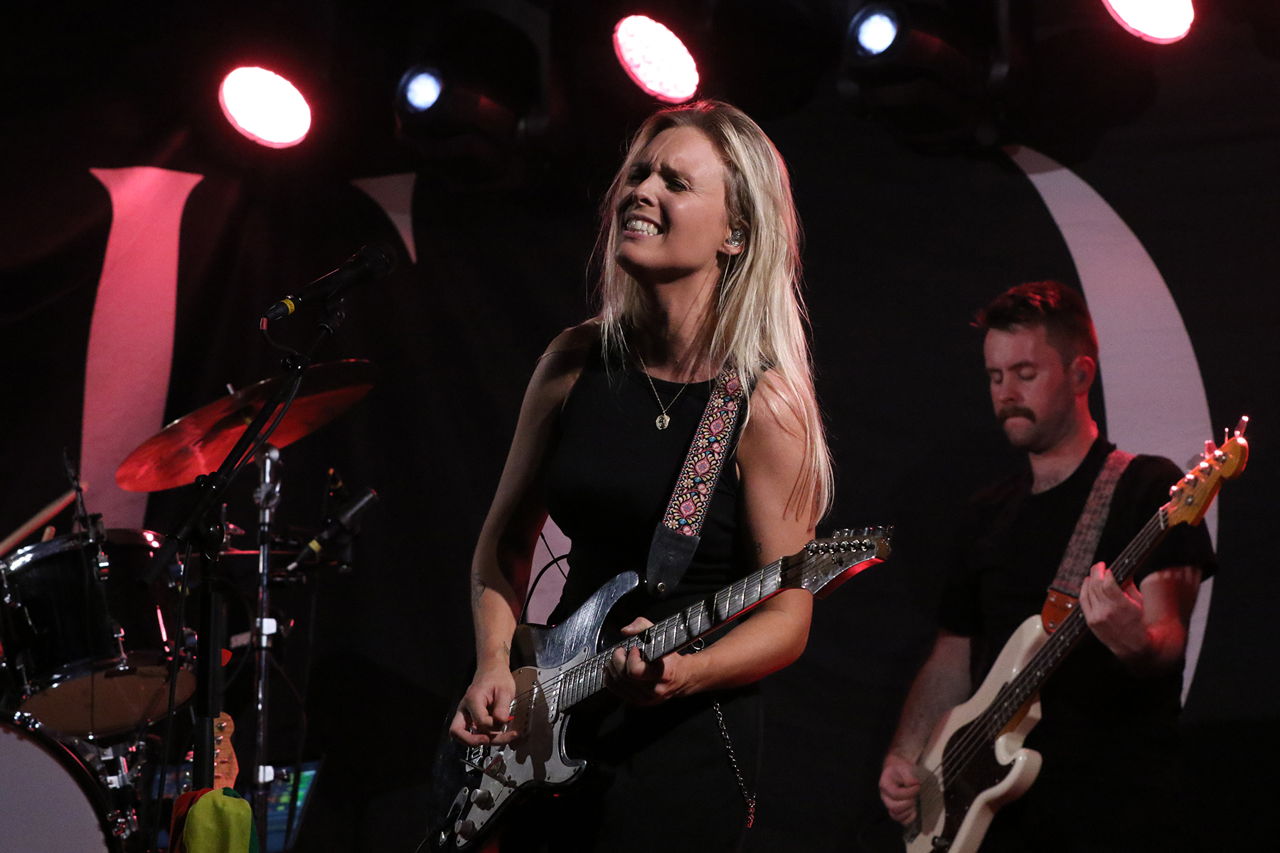 Tora Dahle Aag&aring;rd er ikke uten grunn blitt kalt Norges nye gitarheltinne av selveste Anne Lindmo p&aring; NRK.