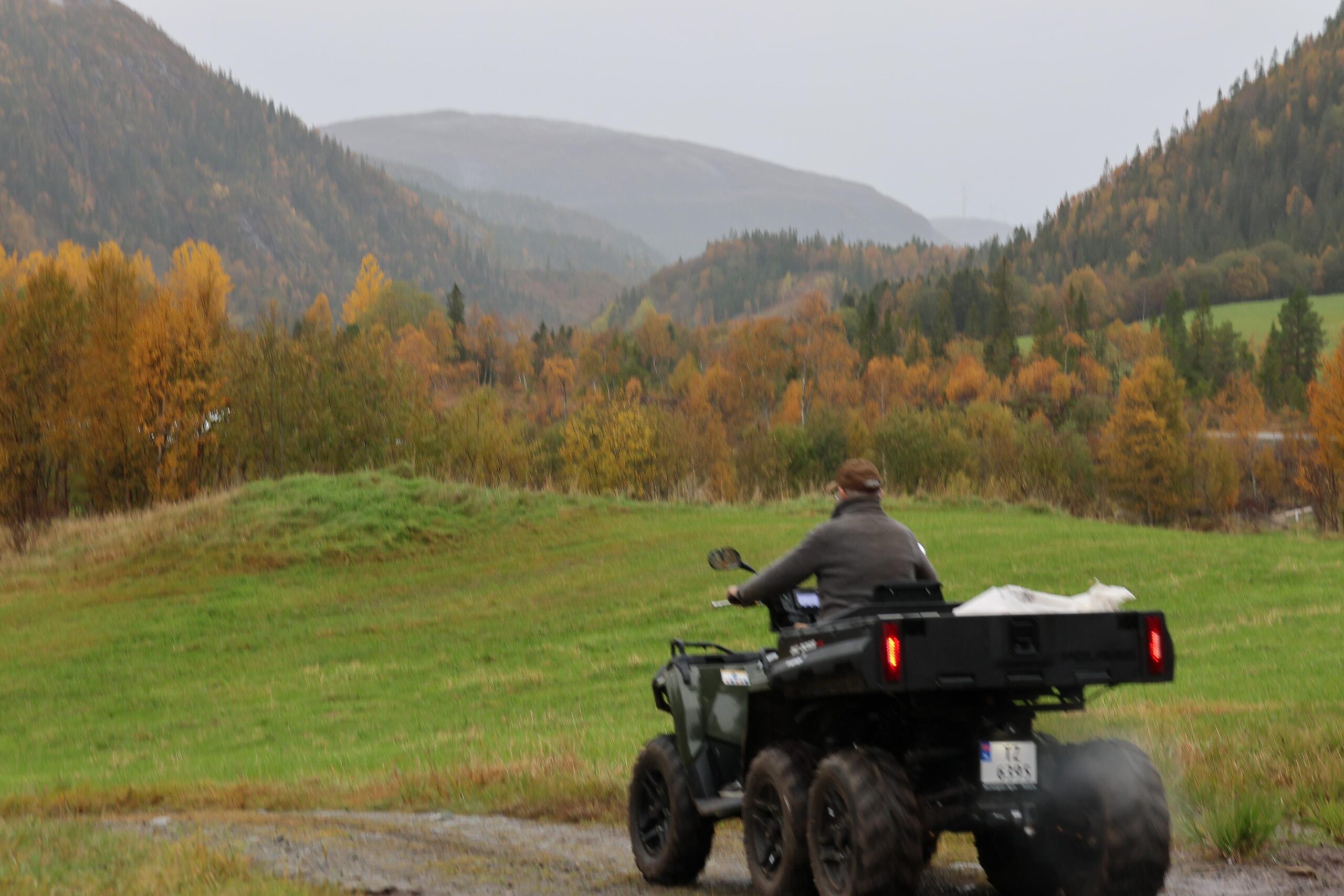 Trygve på tur med splitter ny sekshjuling.