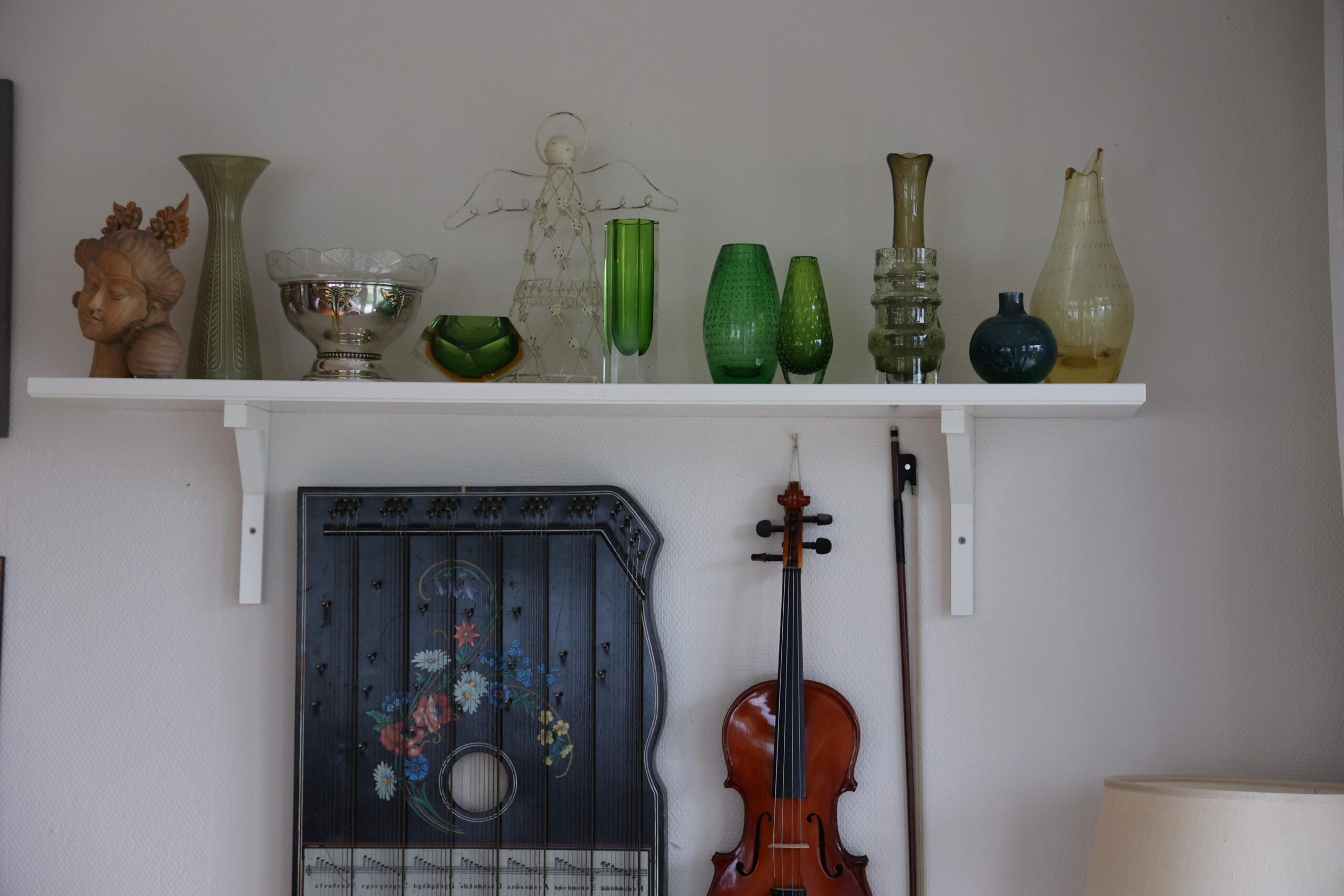 F&oslash;rst p&aring; utstilling i stua &hellip; s&aring; i butikken. 