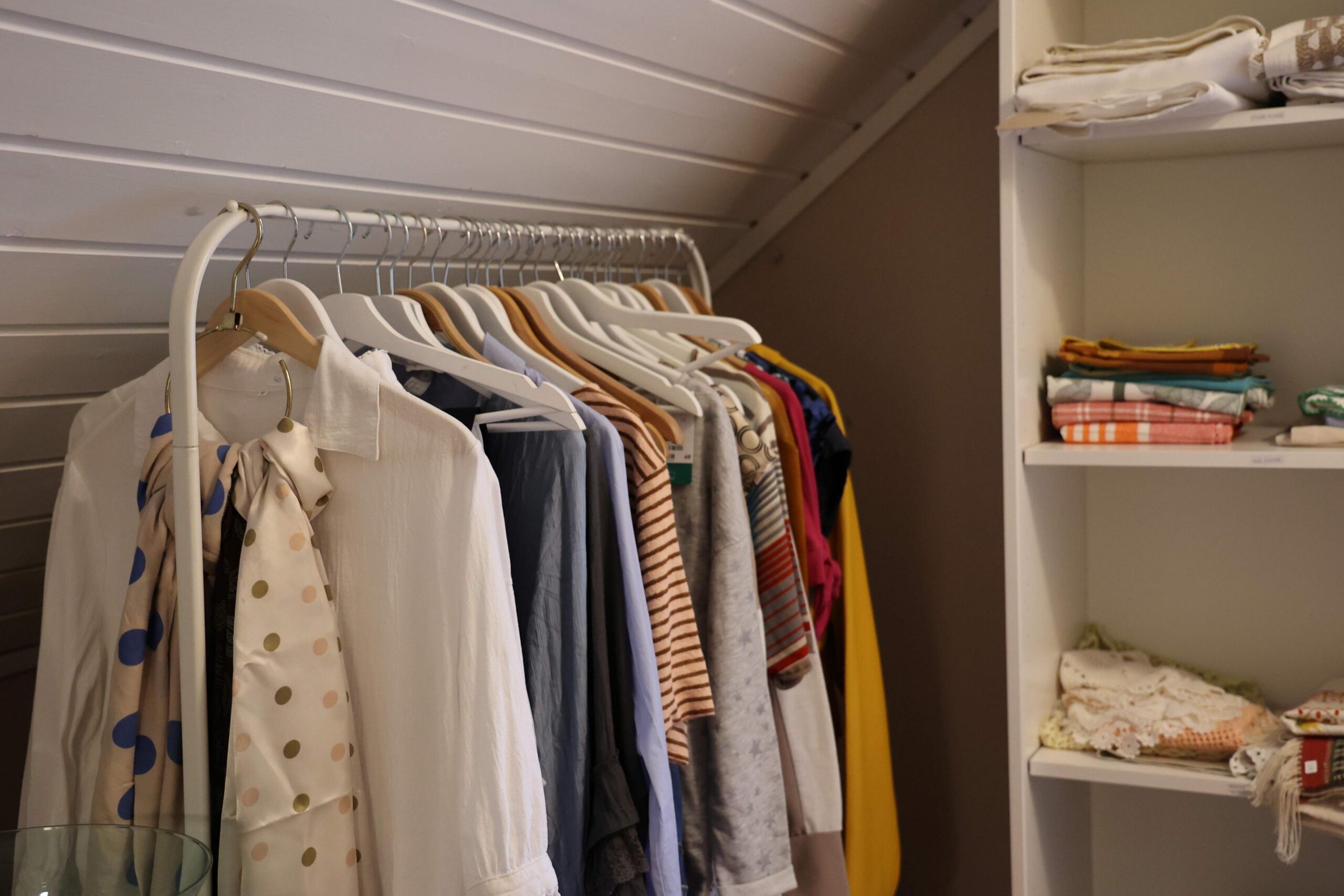 Det er ogs&aring; mulig &aring; friske opp i klesskapet med noen retro-plagg. 