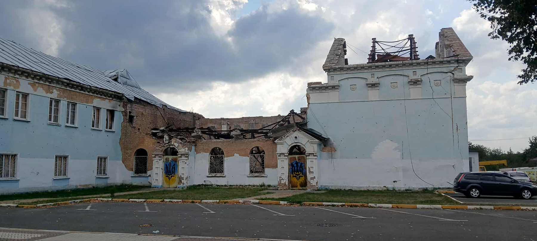 Dette teatret ble bombet av russerne. (Foto: Trond Are Strand)