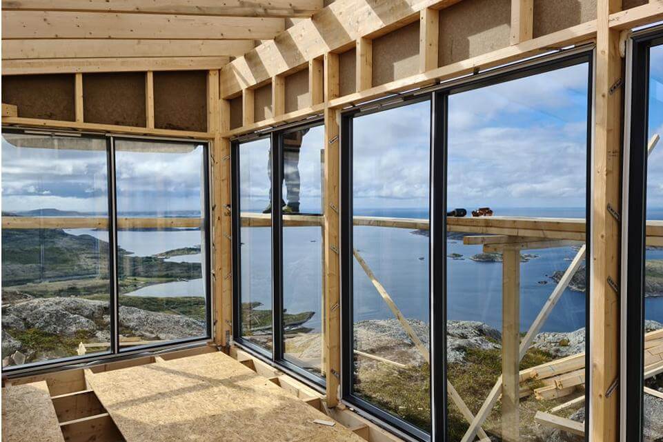 Utsikta blir helt magisk fra den nye hytta. (Foto: Beate Ramberg Myren)