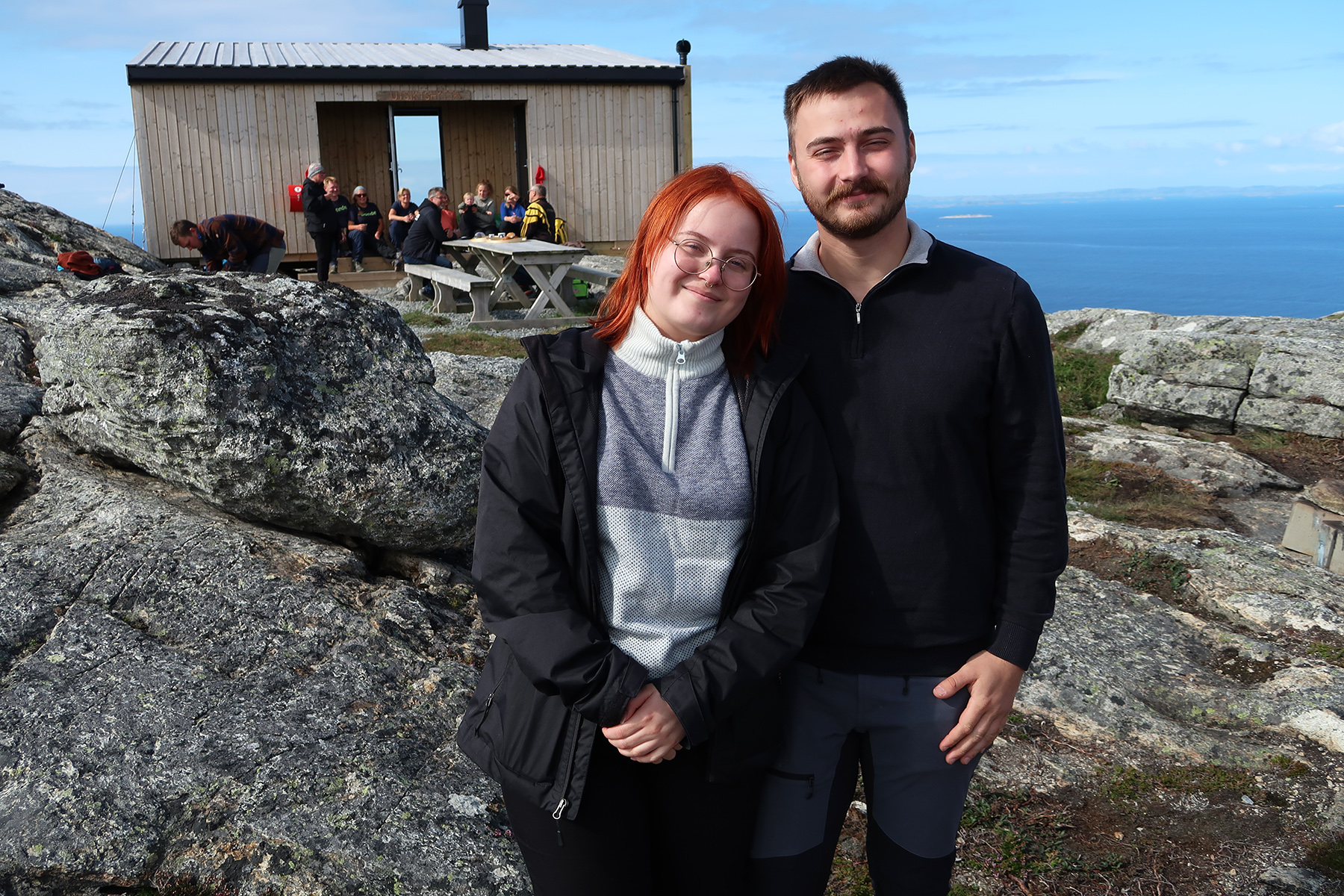 Kristine Lian og Mathias H&aring;gensen tok turen fra Bangsund for &aring; overv&aelig;re &aring;pninga, og de var imponert over utsiktshytta.