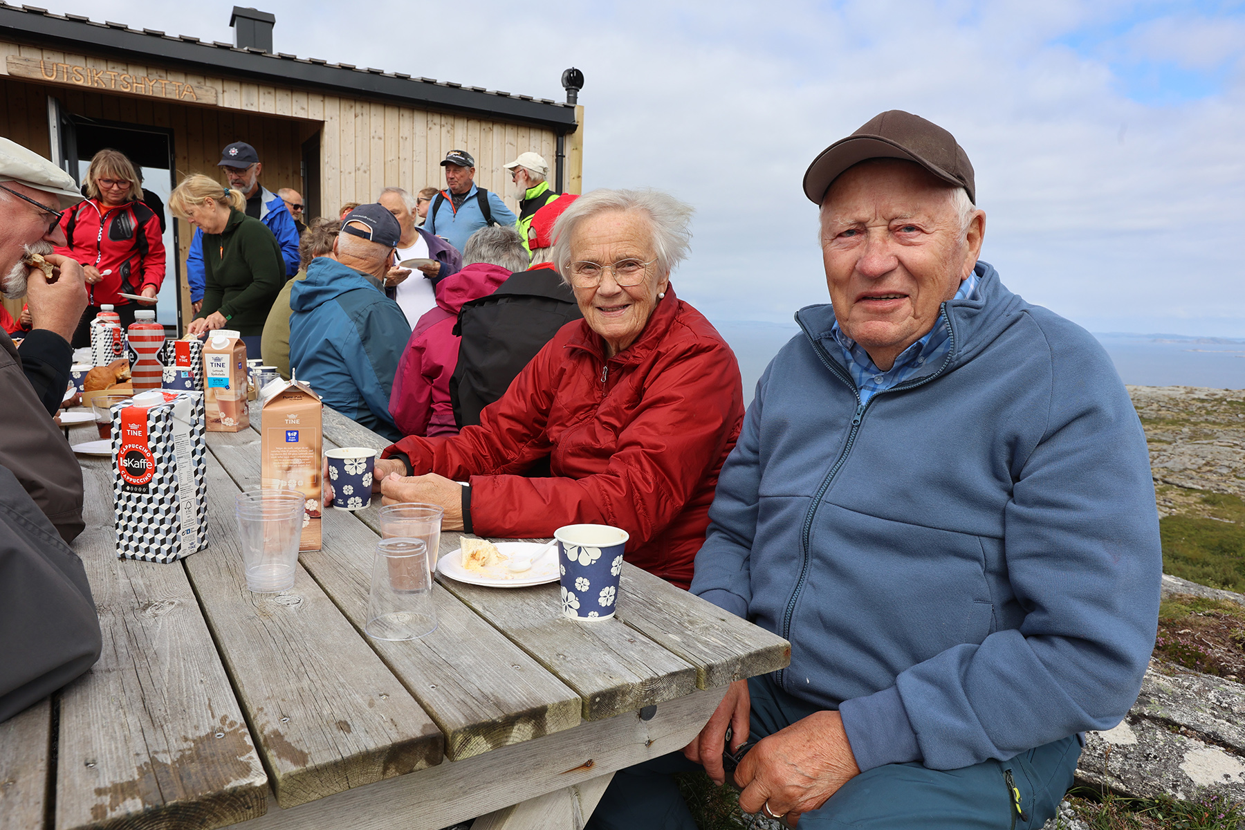 For f&oslash;rste gang p&aring; Utvordfjellet. Det hadde ikke g&aring;tt uten helikopter, forteller Thorund og Per Lerfald som har hytte p&aring; Utvorda.