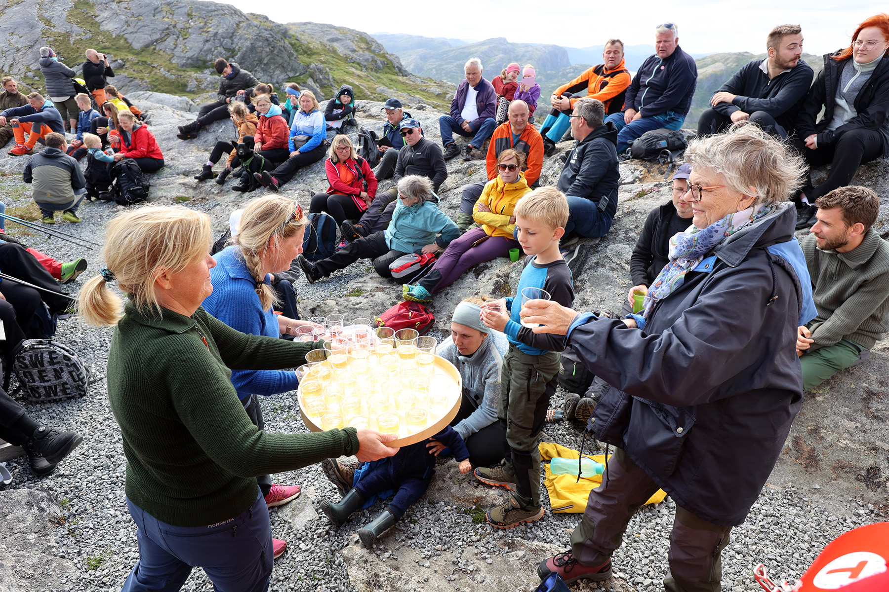 Ingen &aring;pningsfest uten beh&oslash;rig drikke.