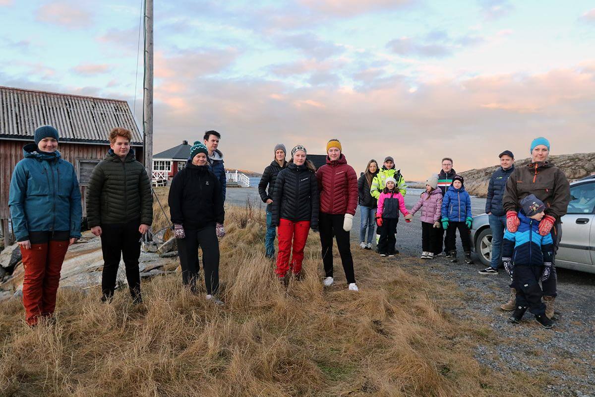 Ungdom og unge er Utvorda og Sitters framtid. De ønsker seg vei og bru til Lauvsnes, slik at de gå på skole og delta i fritidsaktiviteter der.