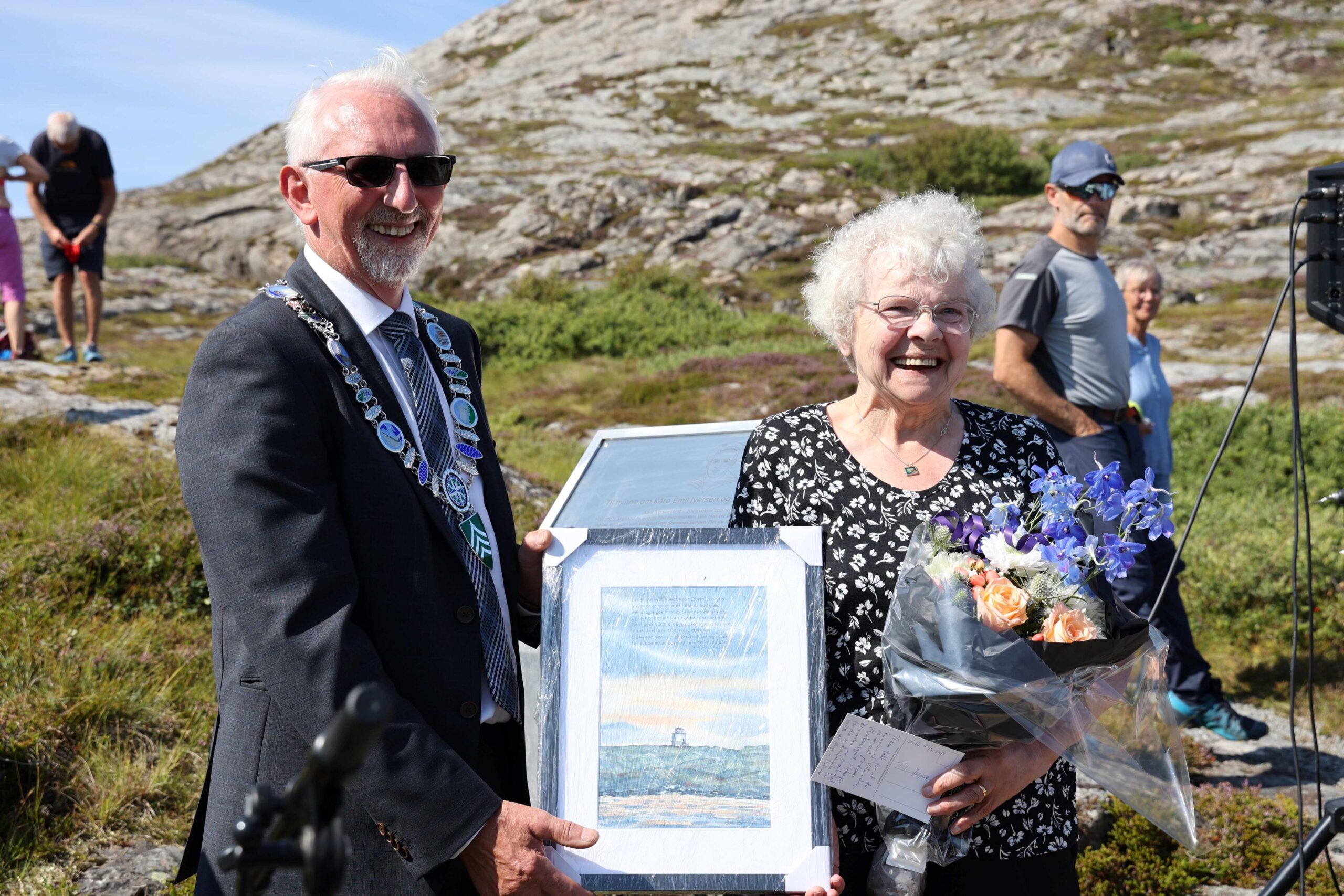 Joyce Peace fikk et maleri av Tove Estensen for &aring; bringe Villa inn i stua hjemme p&aring; Orkn&oslash;yene.