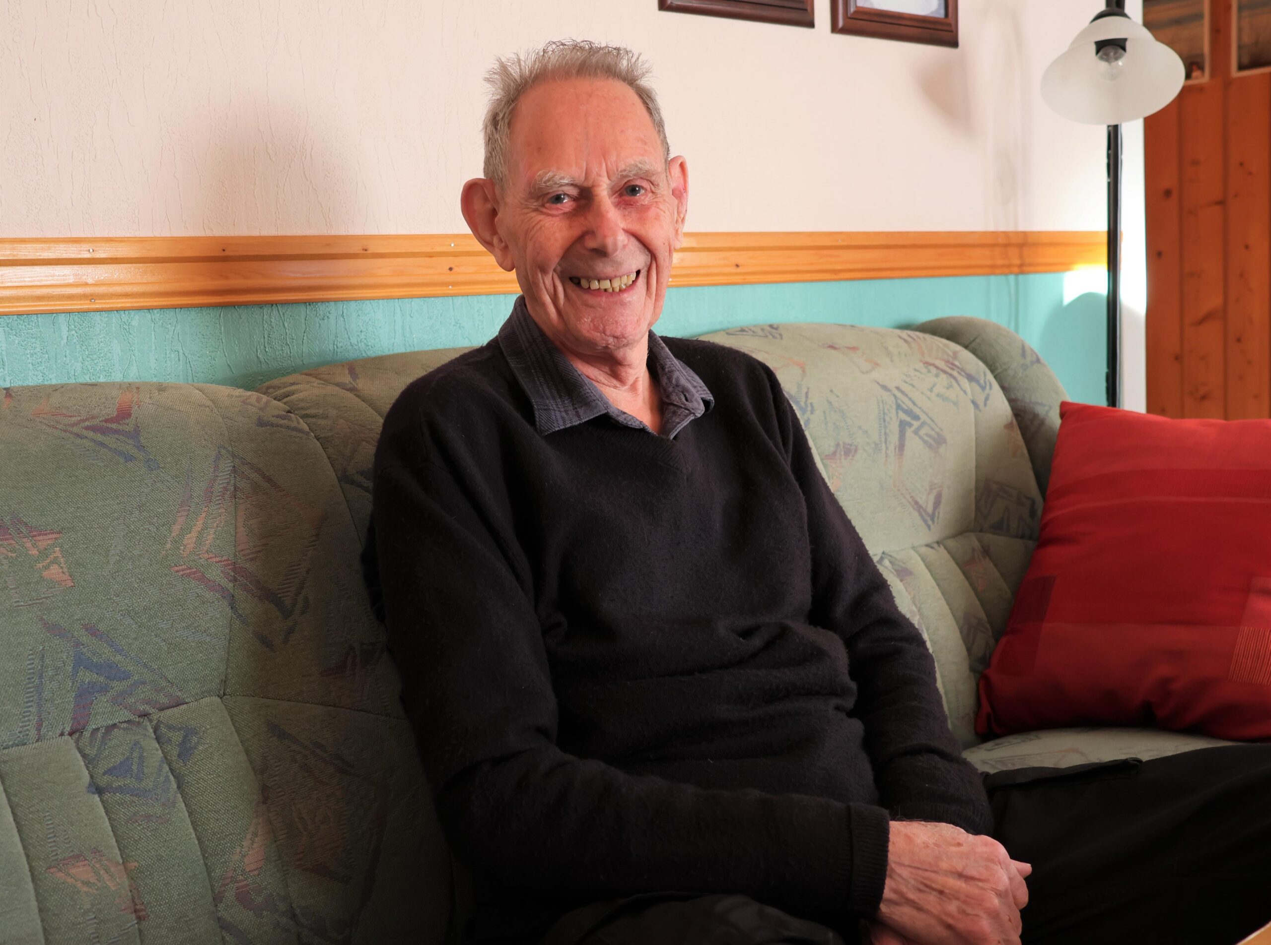 Waldemar trivst i Flatanger og er glad han har familien nært.