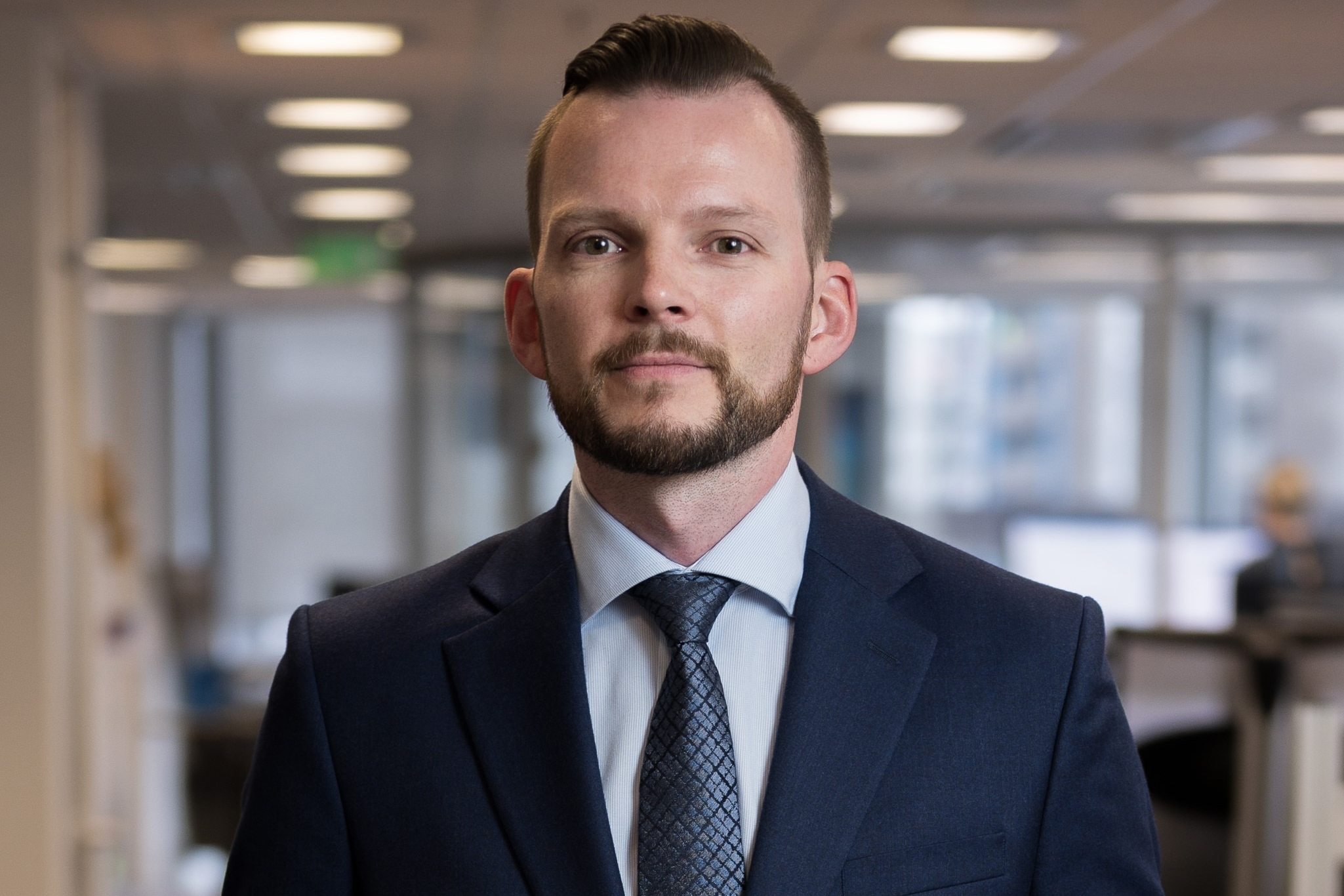 - Når vi ser hvor langt dette har gått blant annet i USA, er det på sin plass å anerkjenne at redaktørstyrte medier, som lokalavisene, er vårt viktigste forsvar mot en medievirkelighet skapt av Elon Musk og Mark Zuckerberg på bestilling fra høystbydende, skriver Harald Jacobsen i Kommunalbanken i denne kronikken. (Foto: Kommunalbanken)