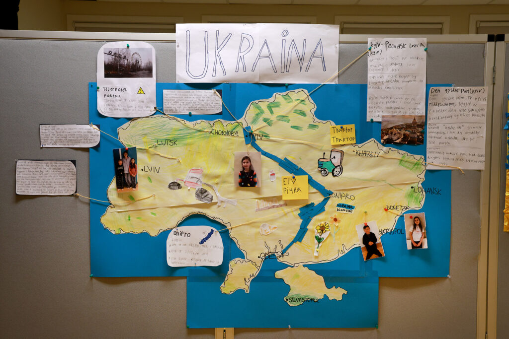 Kartet viser hvor de ukrainske elevene ved Lauvsnes skole kommer fra i heimlandet.