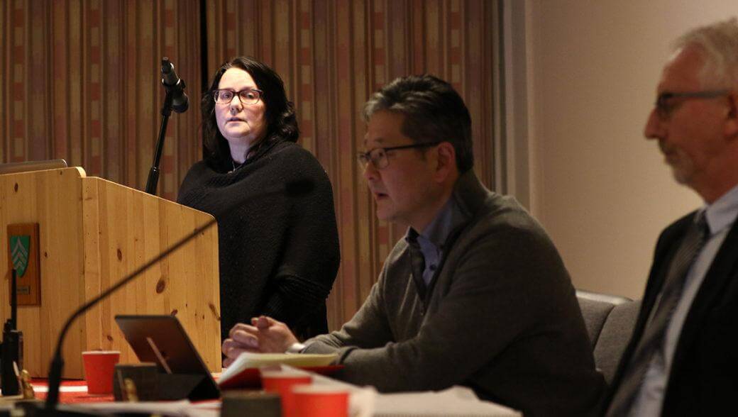 – Du kan kalle det uansvarlig. Jeg kaller det ansvarlig, sa Turid Kjendlie henvendt til ordføreren.