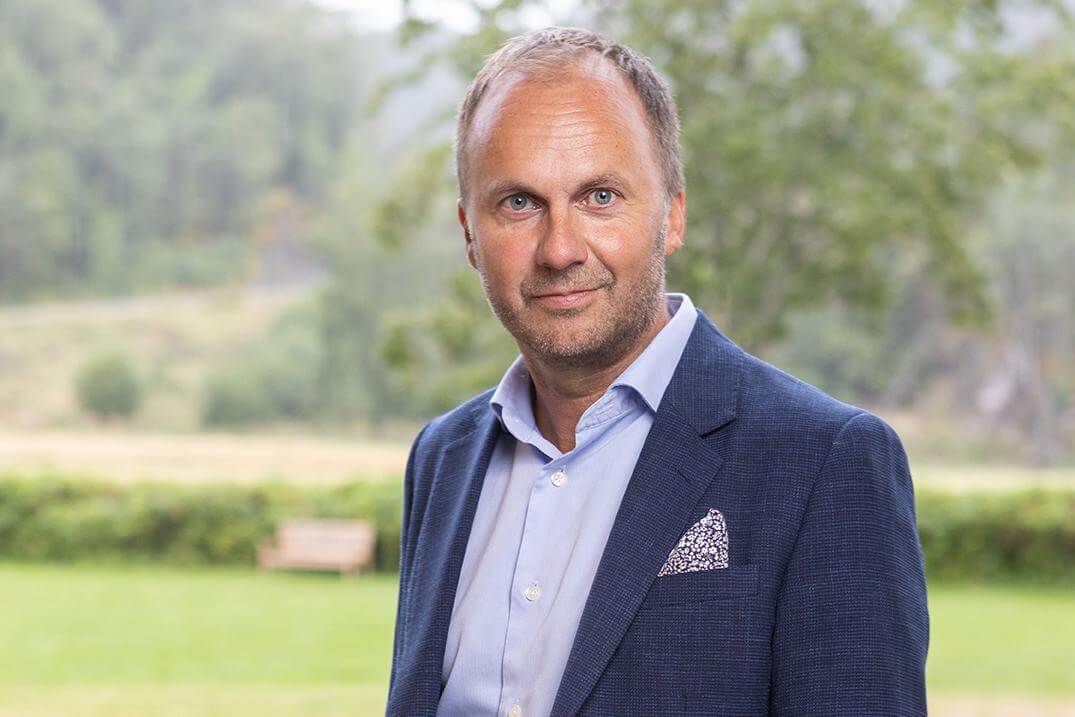 &ndash; Tr&oslash;ndelag fylkeskommune tar h&aring;nd om skolegangen, og ser til at de som deltar n&aring;r de faglige m&aring;lene i l&aelig;replanene, sier Vegard Iversen, fylkesdirekt&oslash;r for utdanning. (Foto: Tr&oslash;ndelag fylkeskommune)